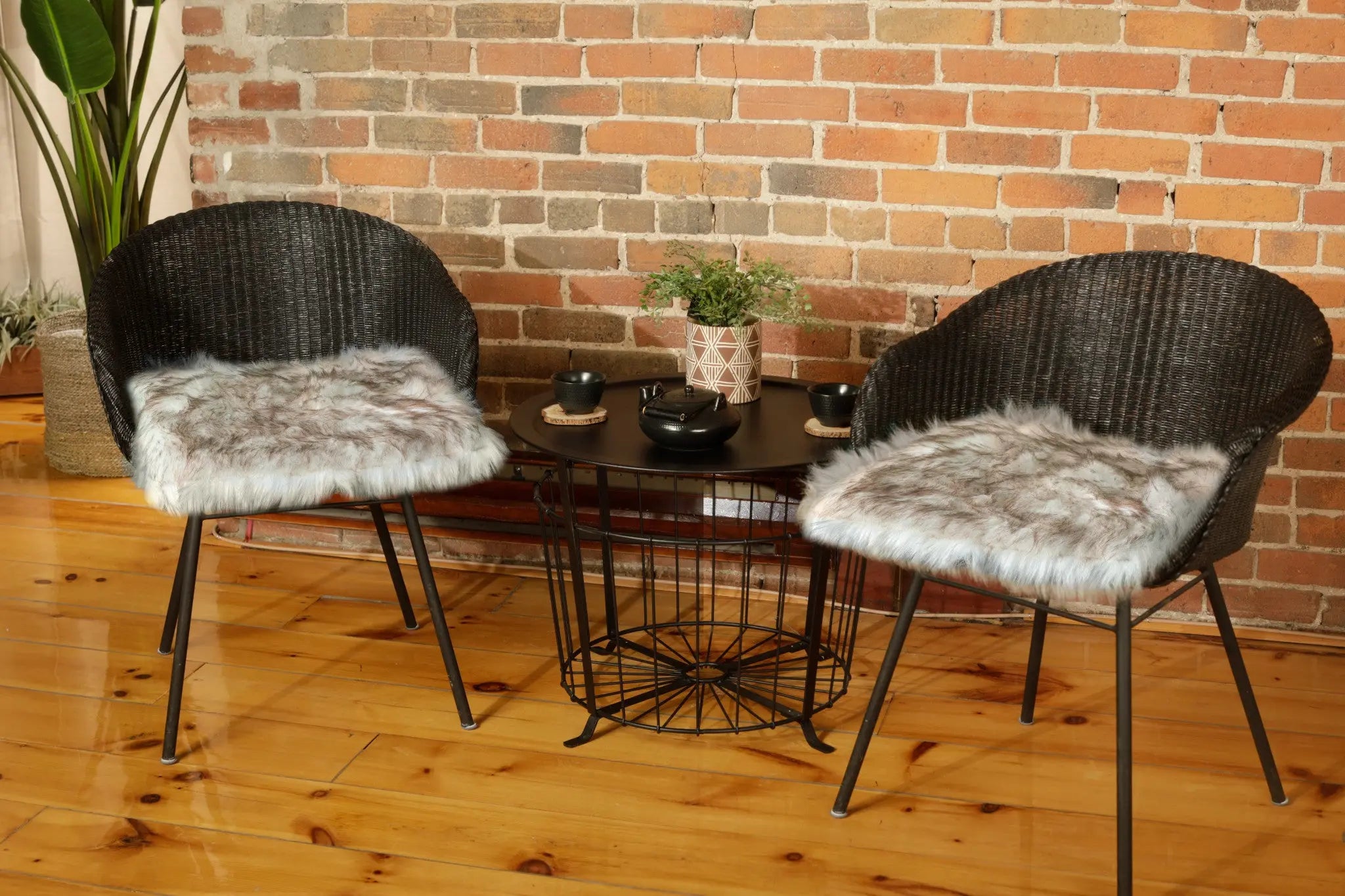 Set Of Two 17" X 17" Gradient Tan Faux Fur Dining Chair Pad Homeroots Kitchen & Dining
