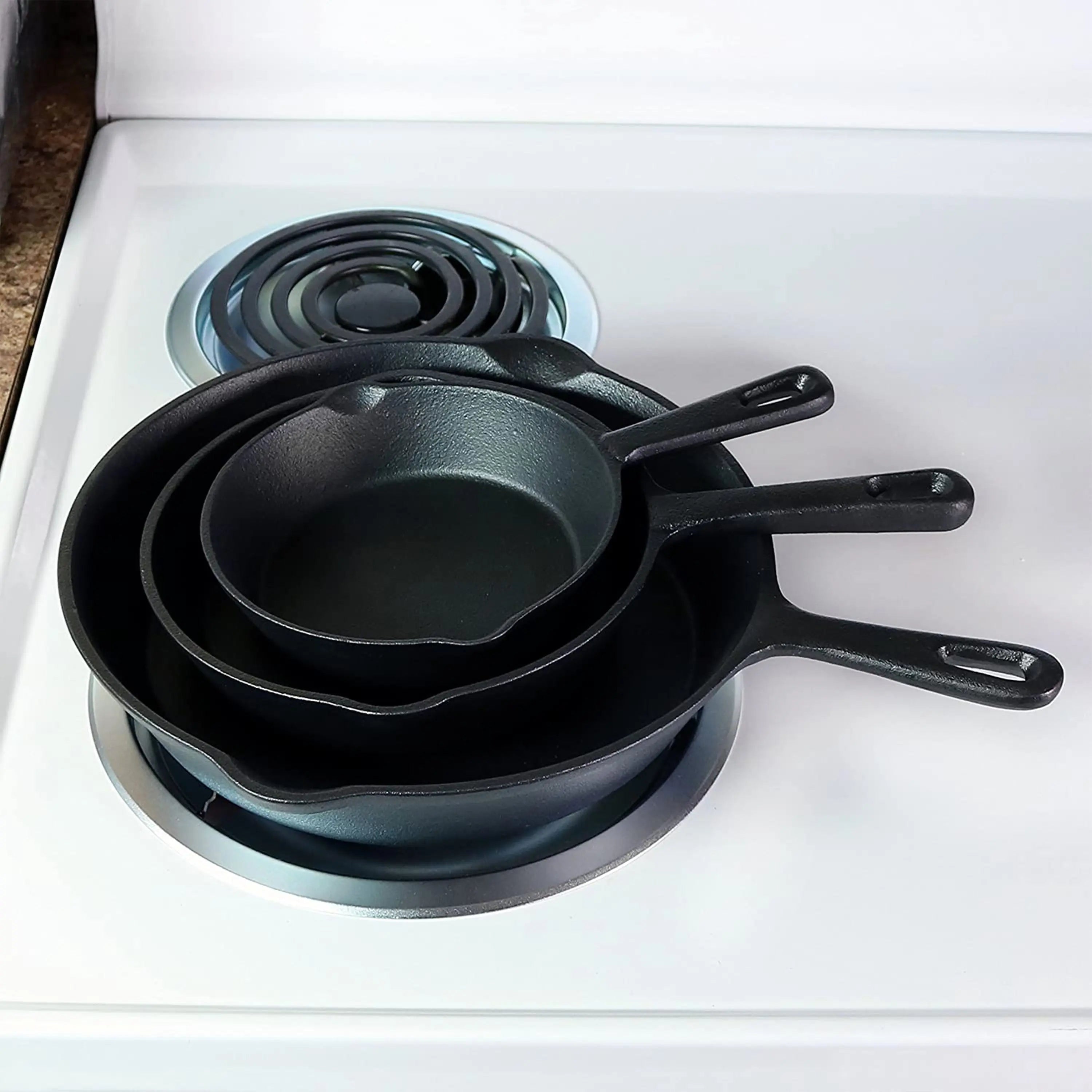 Set of Three Black Cast Iron Frying Pans Homeroots Kitchen & Dining