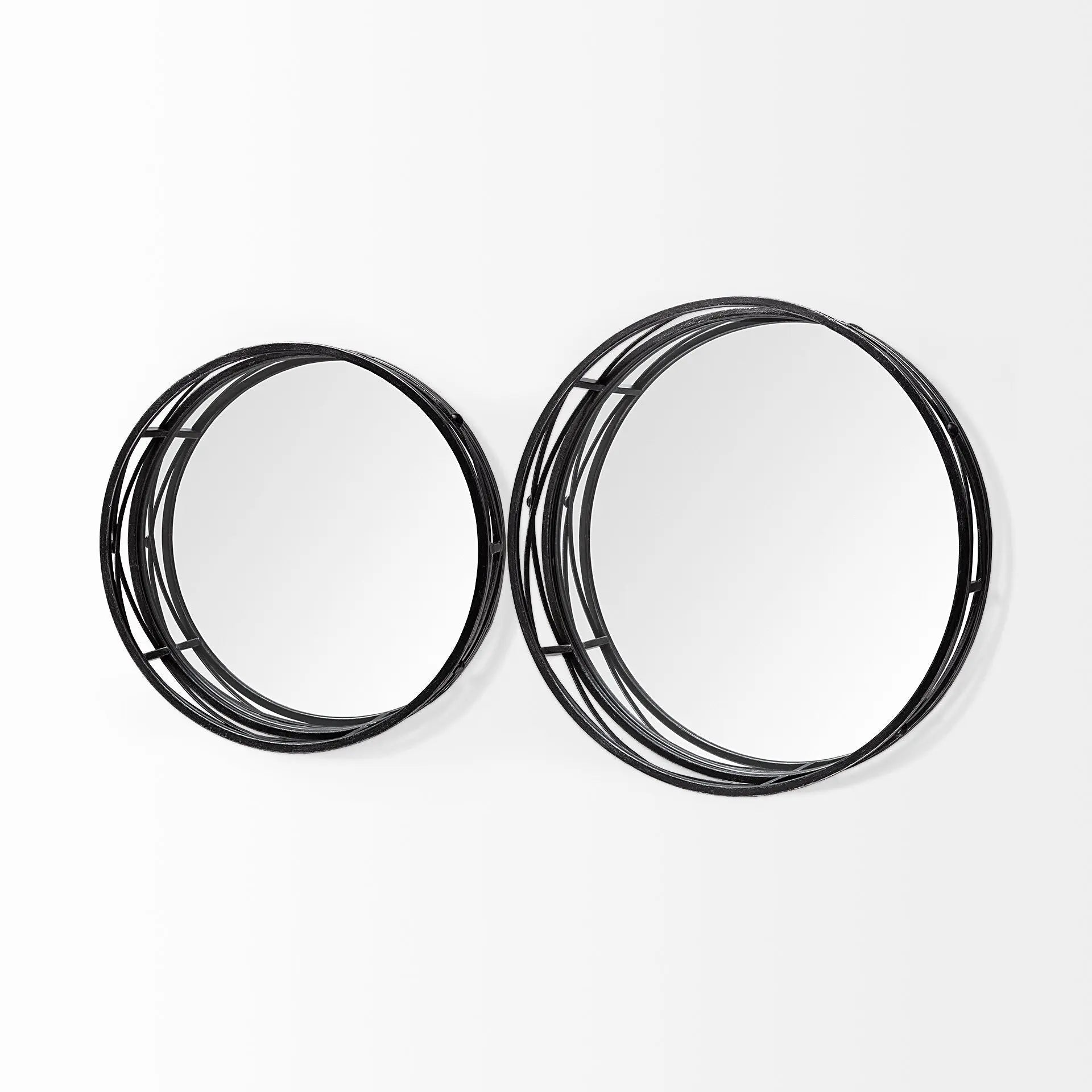 Set of Two Black Round Metal And Mirrored Glass Vanity Trays Homeroots Kitchen & Dining