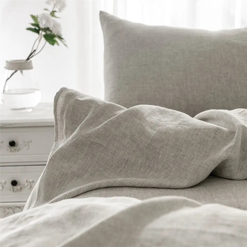 Set of Two Light Gray Linen Pillowcases Homeroots Bed & Bath
