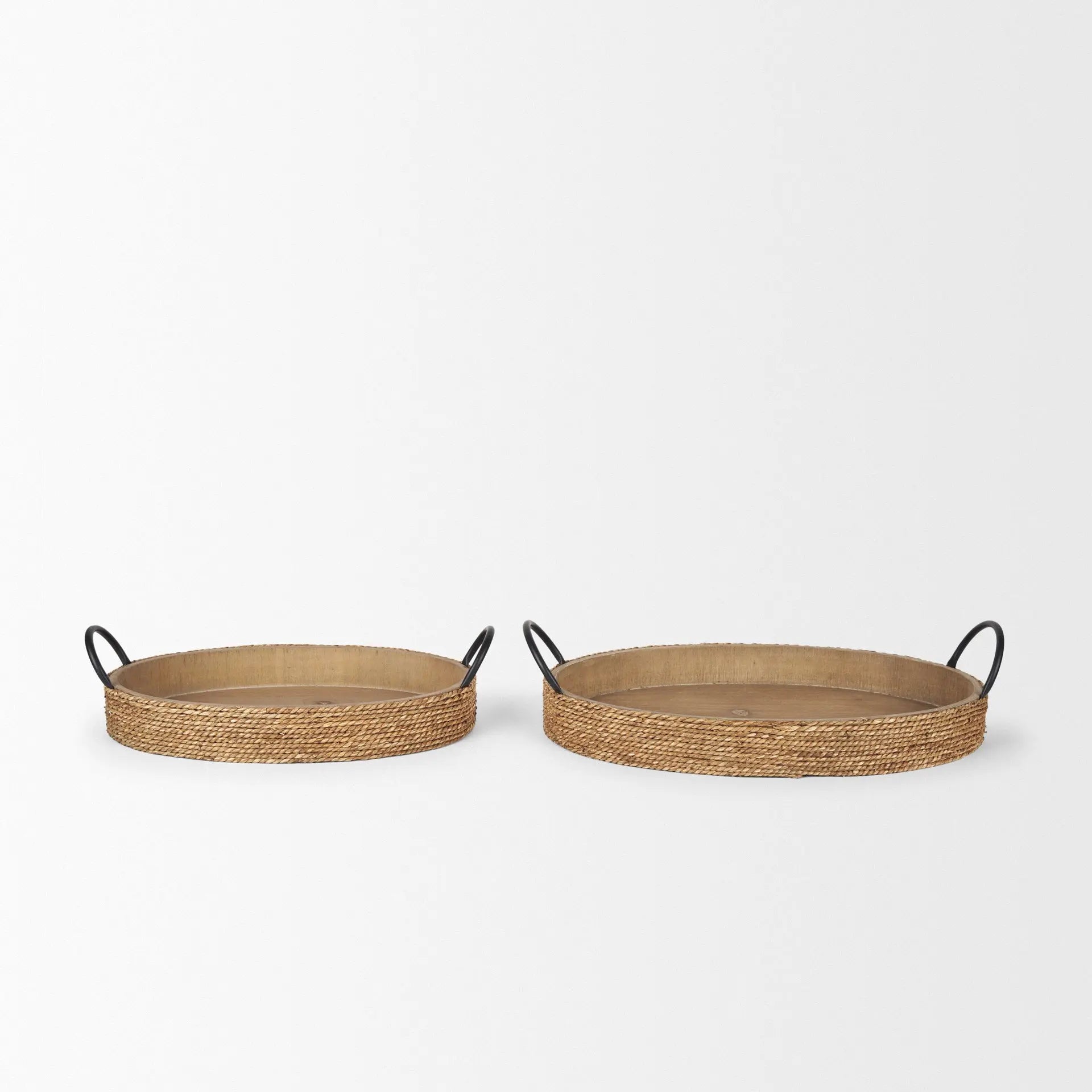 Set of Two Natural and Black Jute Metal And Solid Wood Oval Serving Trays With Handles Homeroots Kitchen & Dining