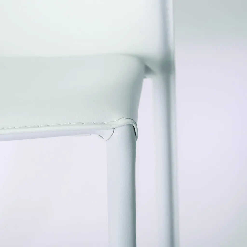 Set of Two White Upholstered Leather Dining Side Chairs Homeroots Kitchen & Dining