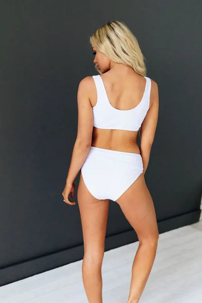 Sunshine Mood Textured Bikini Stay Warm in Style