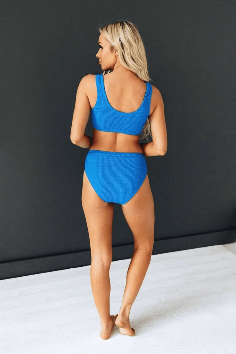 Sunshine Mood Textured Bikini Stay Warm in Style