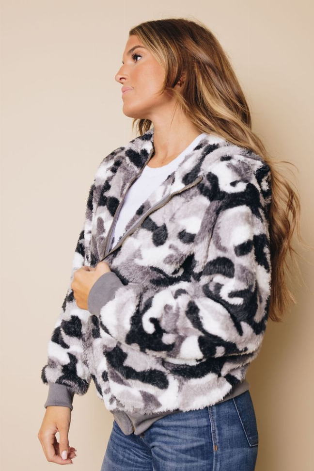 Tamy Fleece Hooded Coat Stay Warm in Style