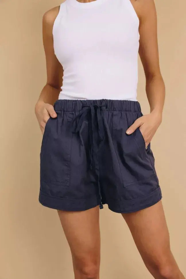 Thompson Drawstring Shorts Stay Warm in Style