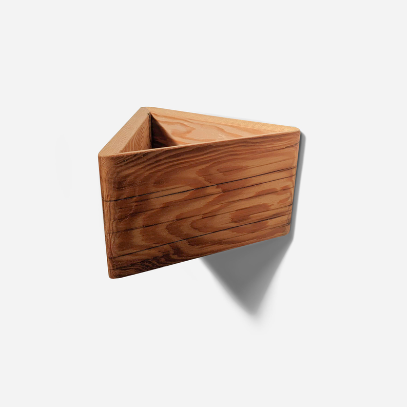 Triangle self-watering, wall-mounted planter Formr