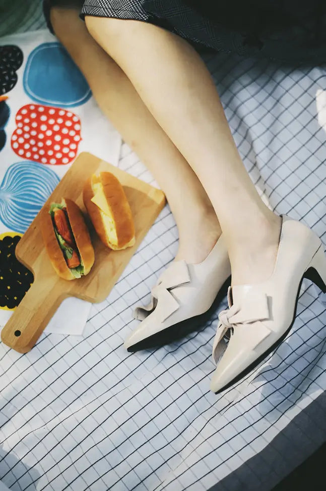 Truble Maaker | Leather Bow Mid-heel Pumps Fangyan