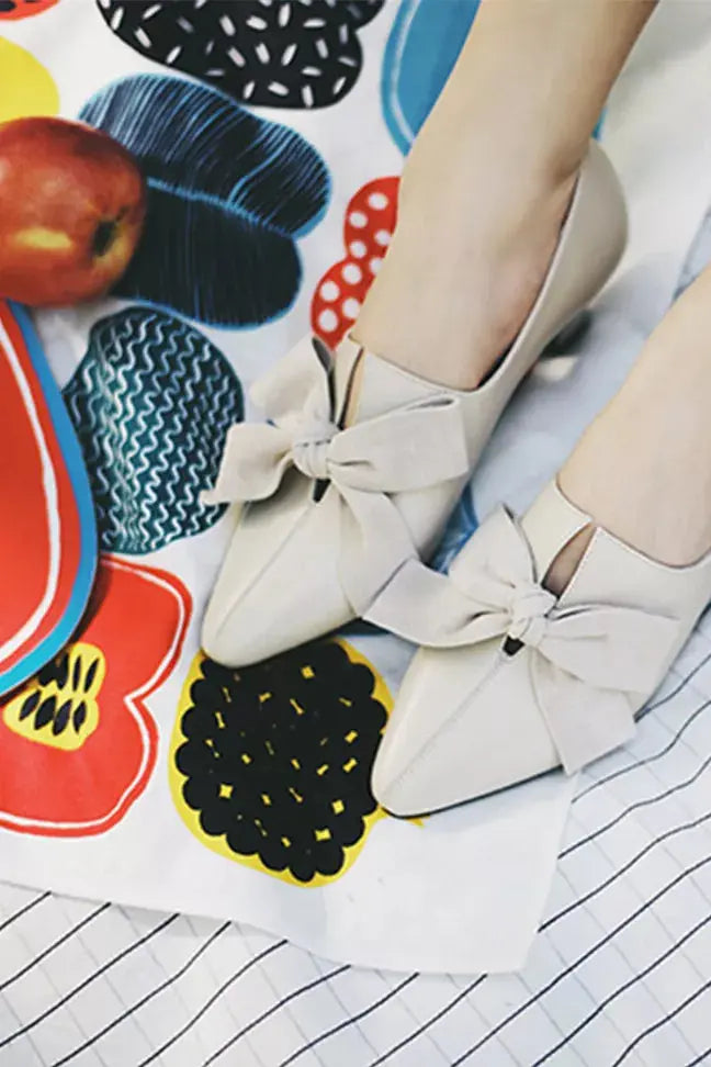 Truble Maaker | Leather Bow Mid-heel Pumps Fangyan
