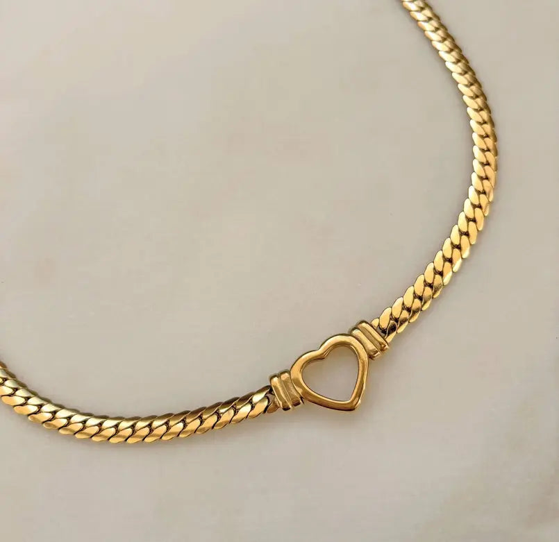 VITTORIA HEART SNAKE CHAIN NECKLACE Mai Desiree