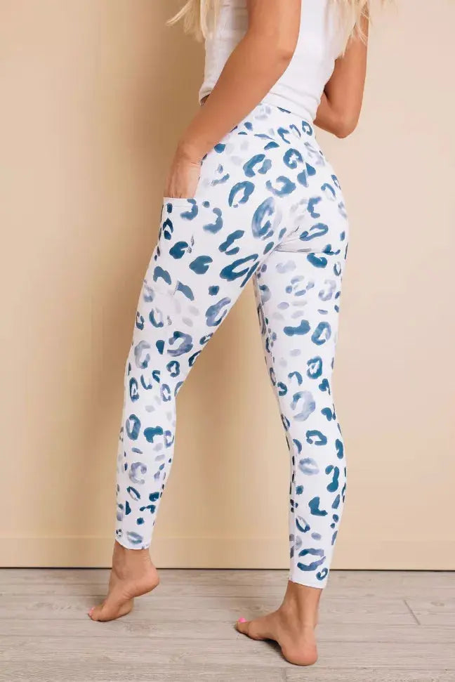 Wellington Leopard Leggings Stay Warm in Style