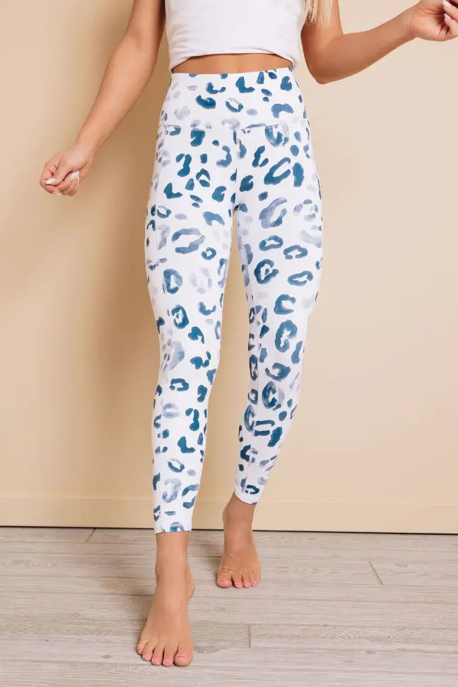 Wellington Leopard Leggings Stay Warm in Style