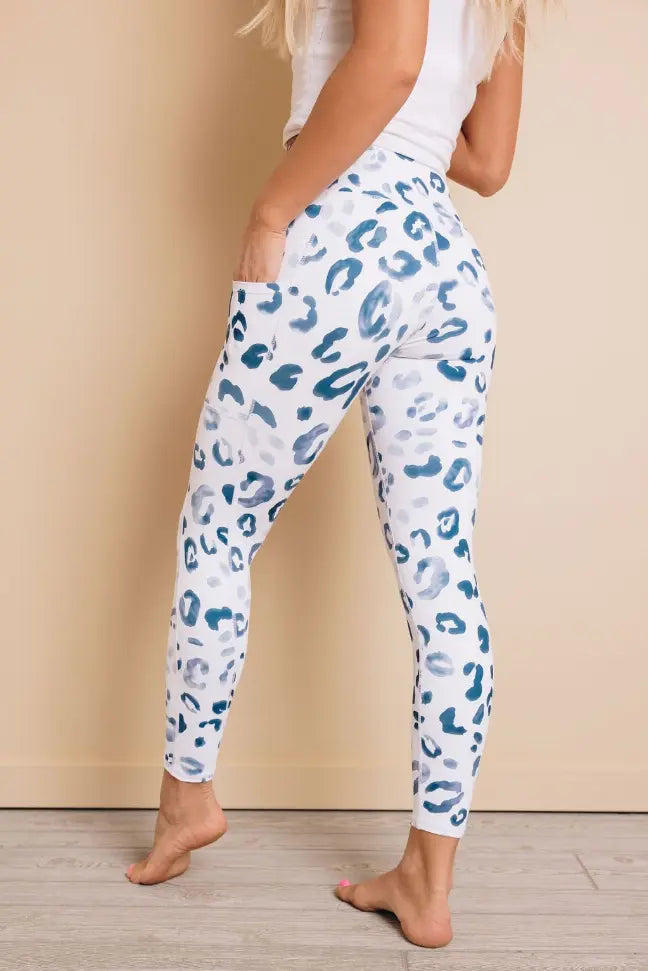 Wellington Leopard Leggings Stay Warm in Style