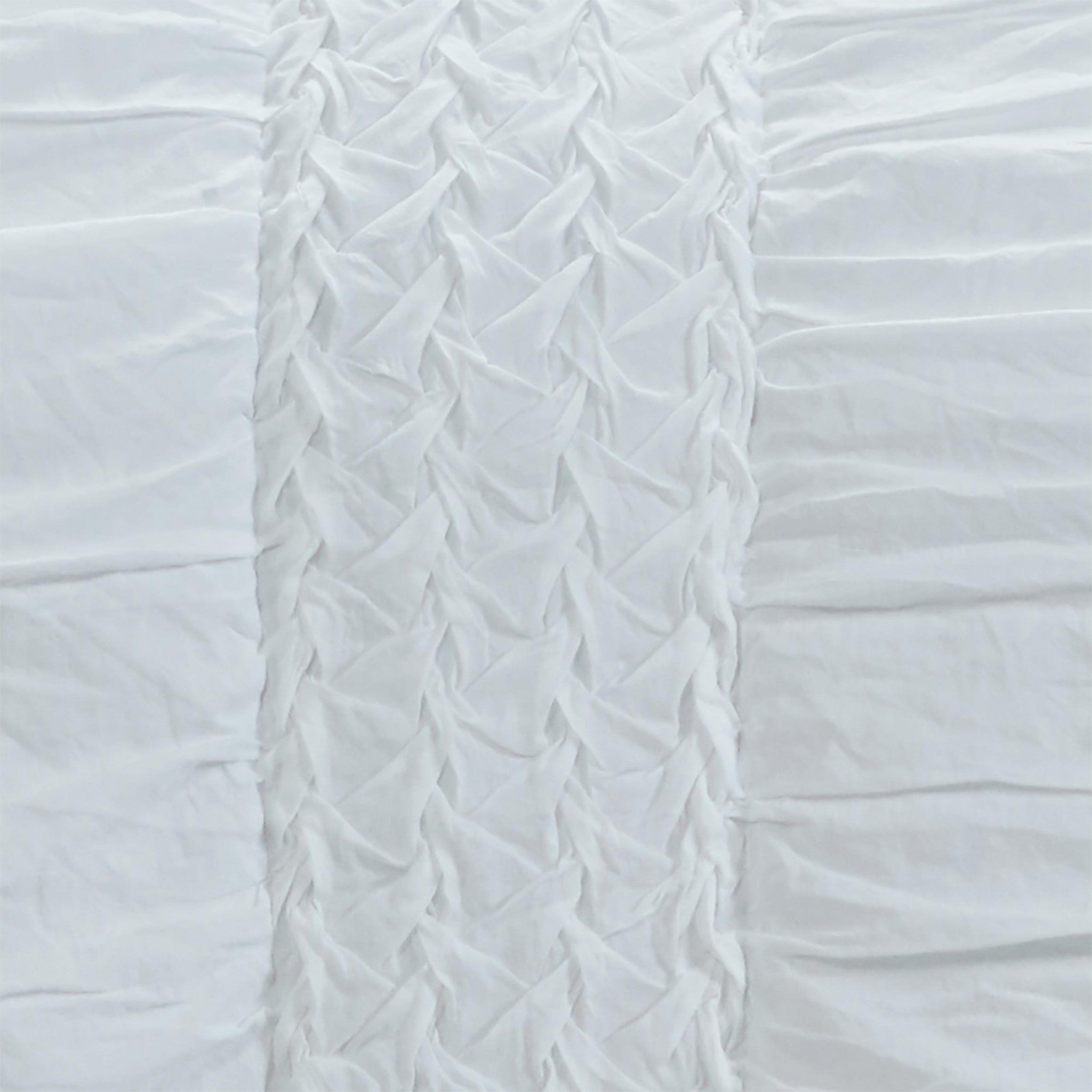 White Geometric Queen Quilt - GreatEagleInc