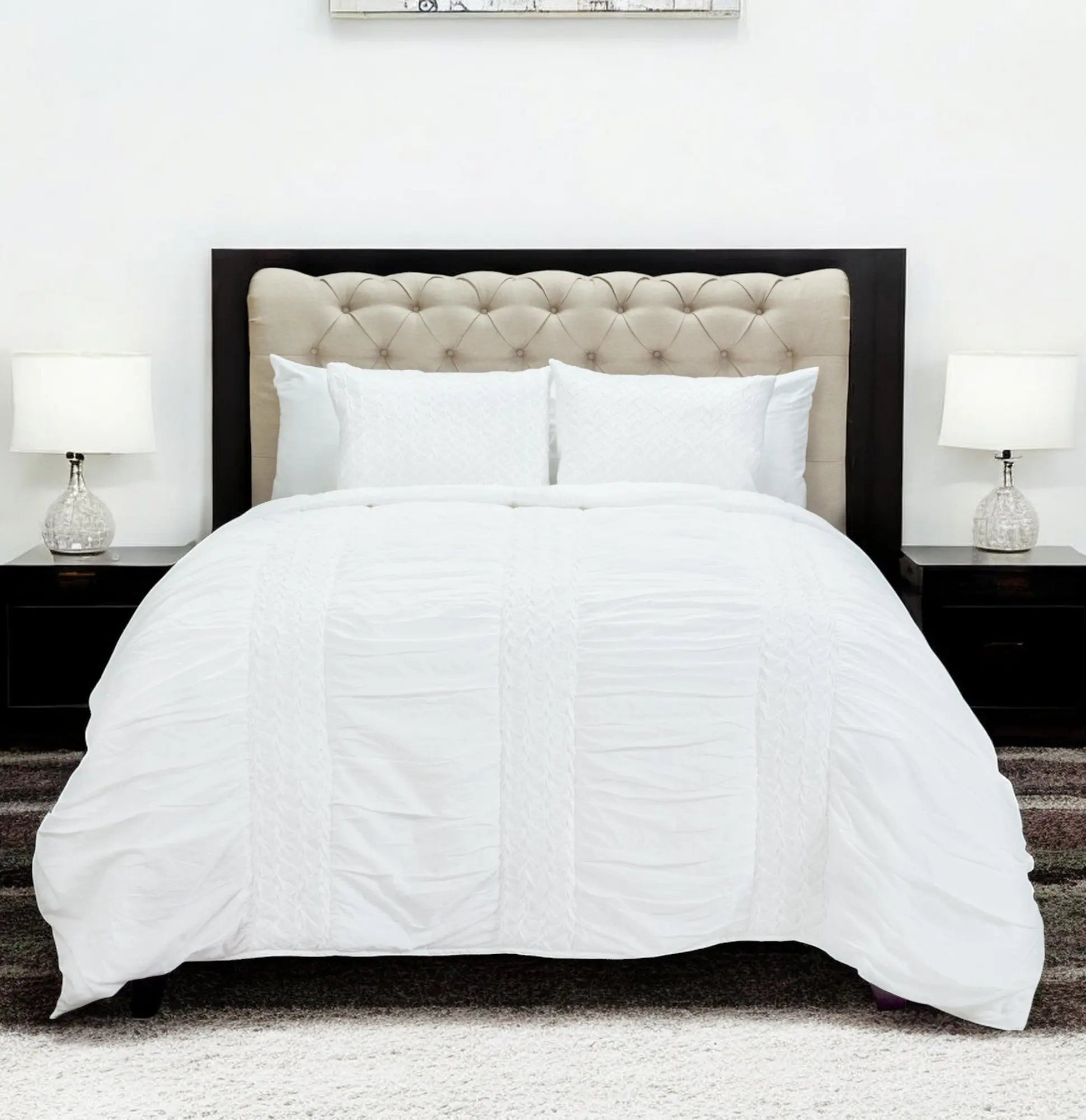 White Geometric Queen Quilt - GreatEagleInc