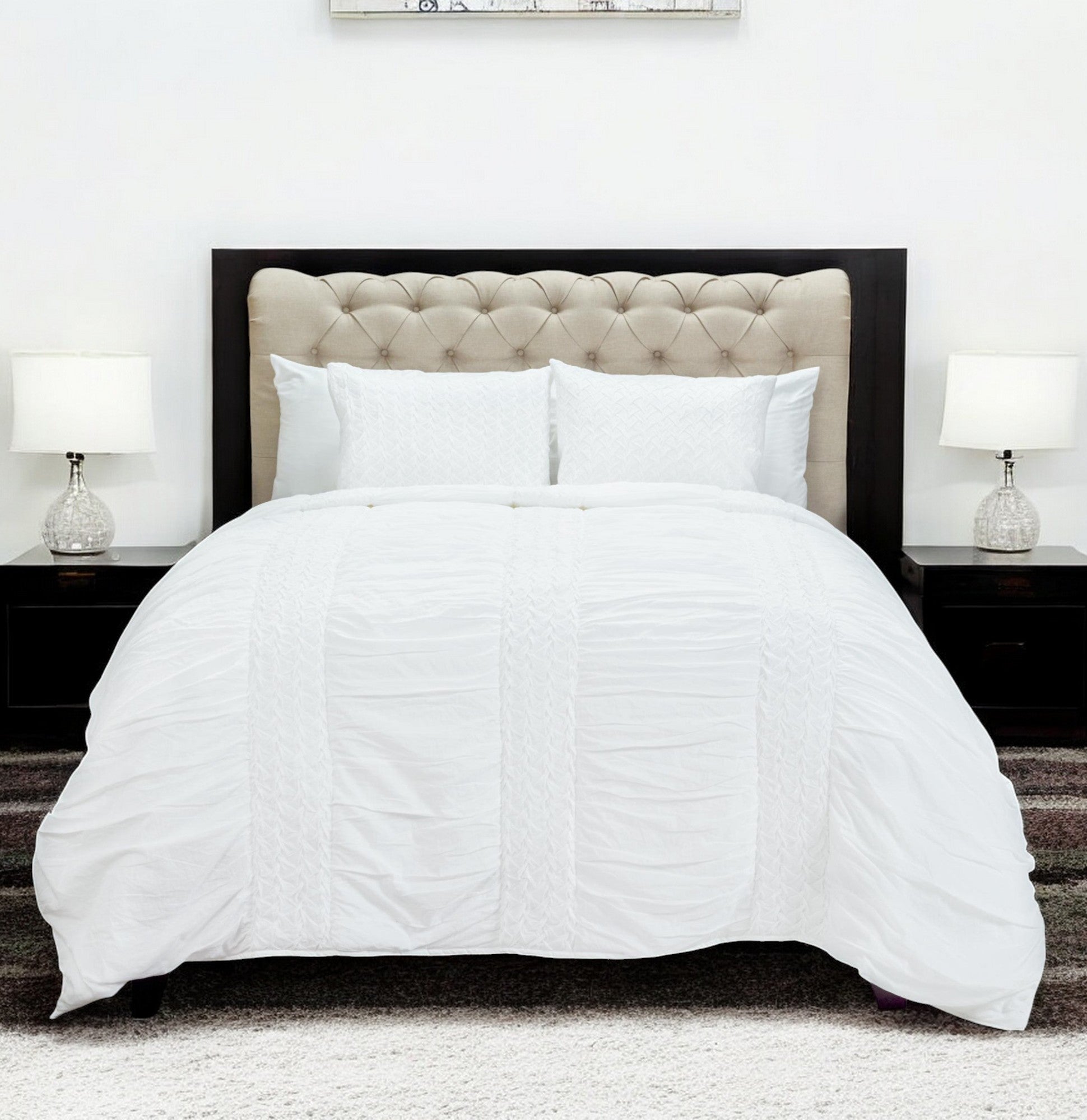 White Geometric Queen Quilt - GreatEagleInc