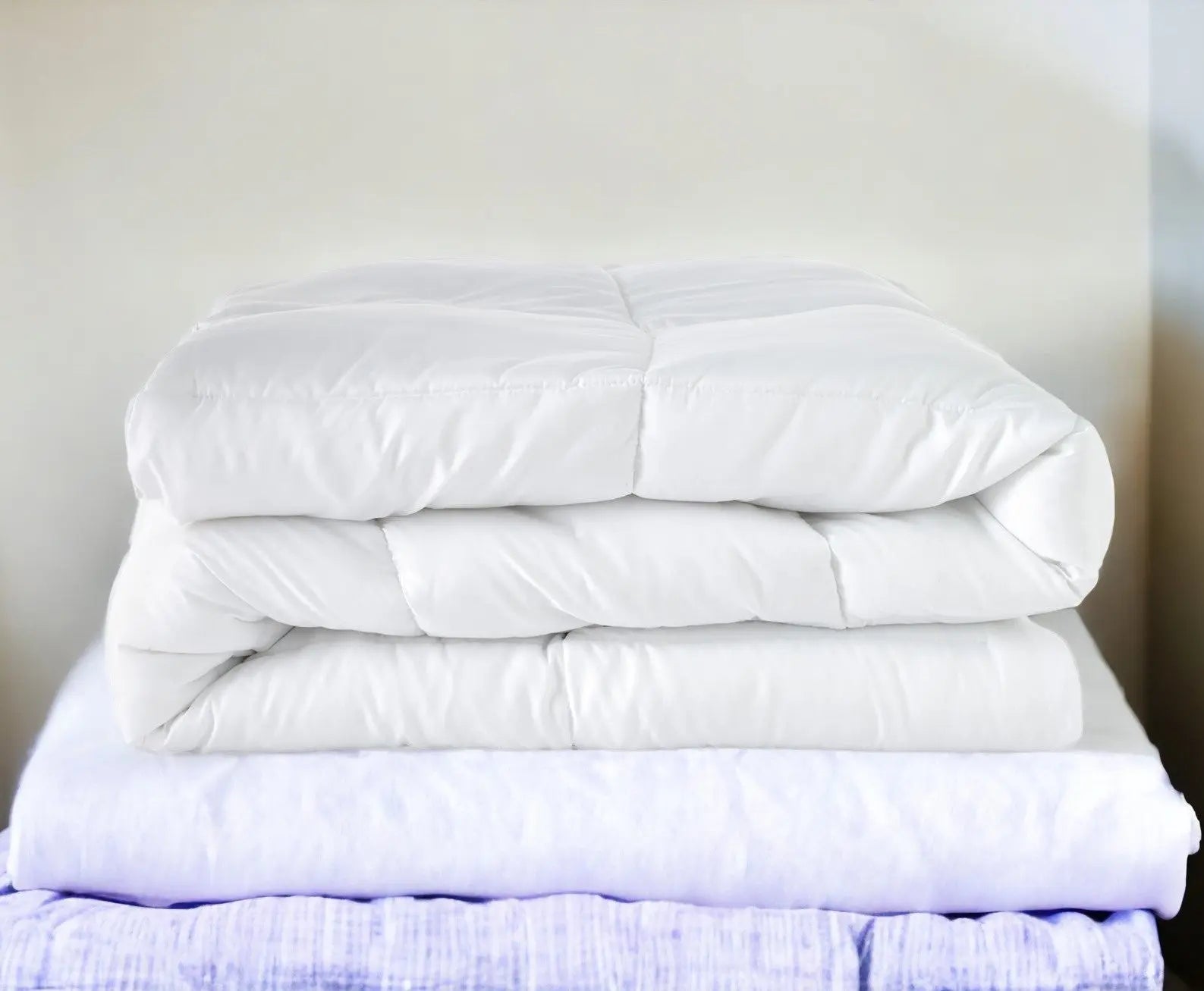 White Queen Microfiber Washable Microfiber Down Alternative Comforter - GreatEagleInc