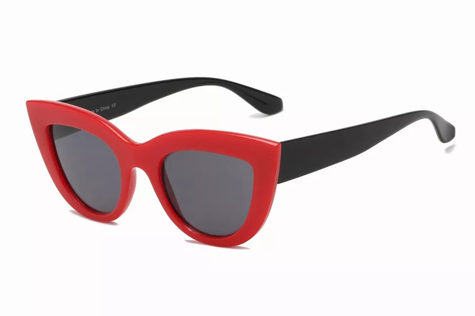 Women's Round Cat Eye Sunglasses IRIS FASHION INC