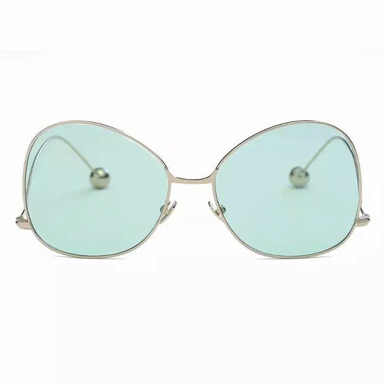 Women's Trendy Sunglasses IRIS FASHION INC